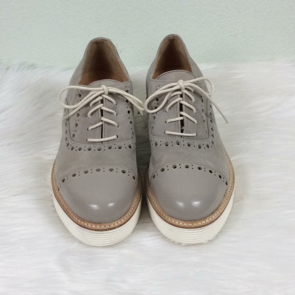 Laura Bellariva gray suede and leather oxfords.